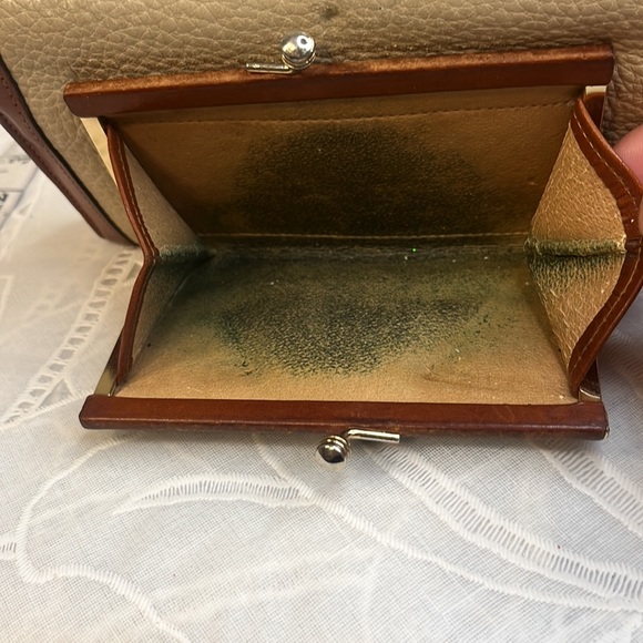 Vintage Dooney & Bourke wallet. Beige/brown - Picture 5 of 8